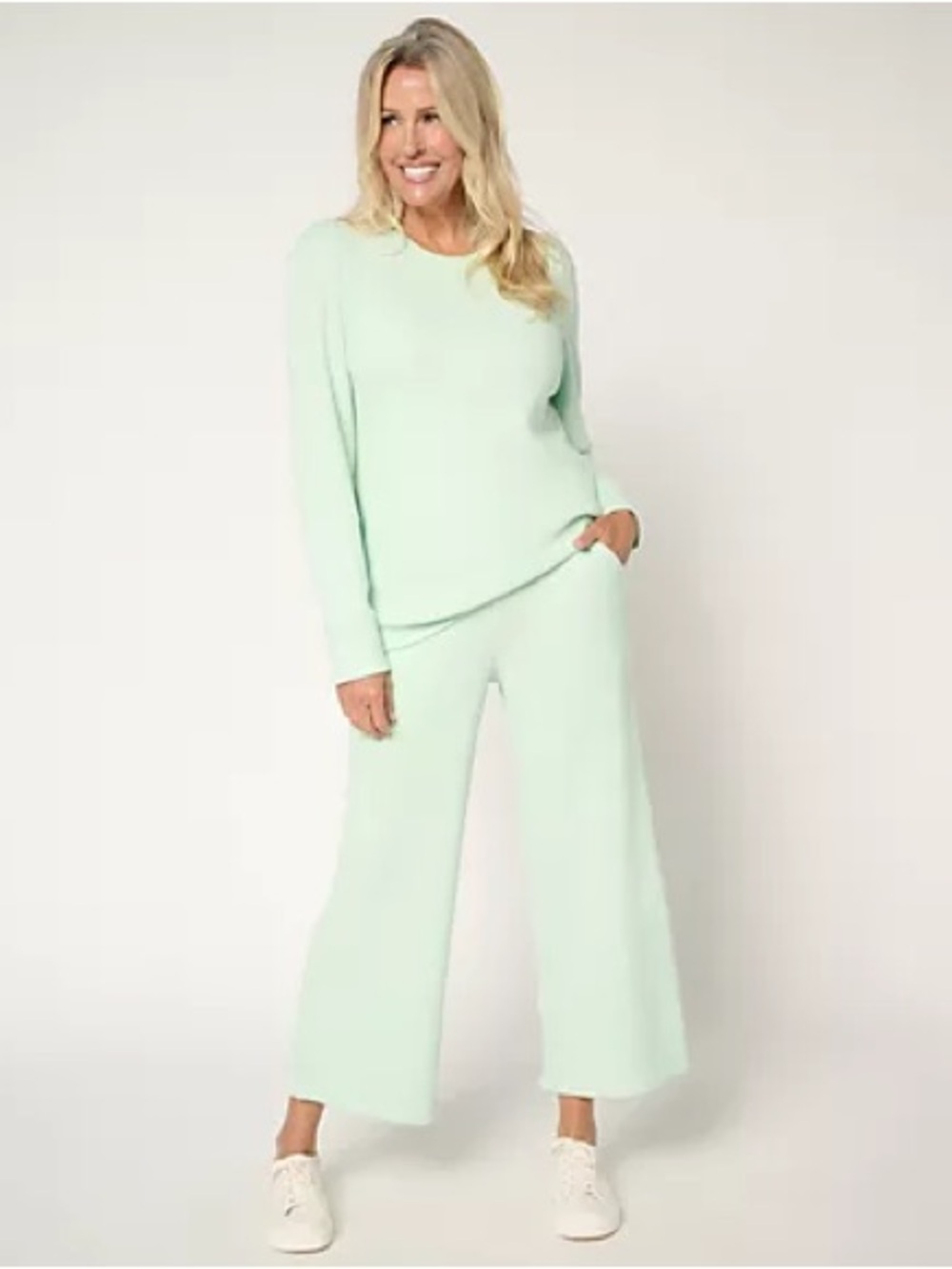 NWOT Any Body Light Gray Women's Ankle Cropped Wide-Leg Pants, Small